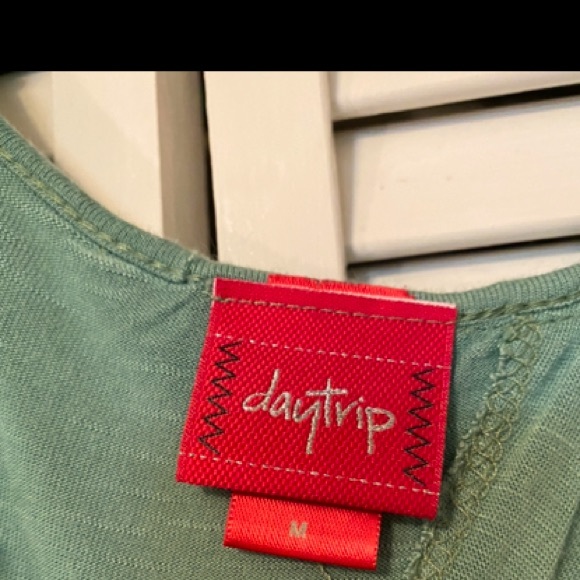 Daytrip Open Back, Fringed Top - Picture 3 of 4